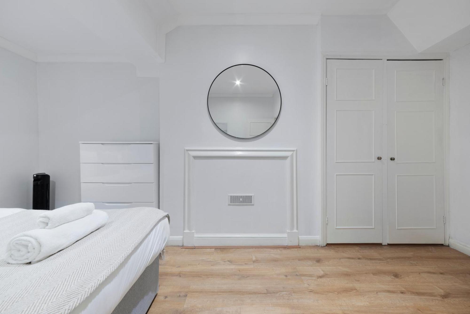 2 Bed Piccadilly Apartment 4 London Kültér fotó