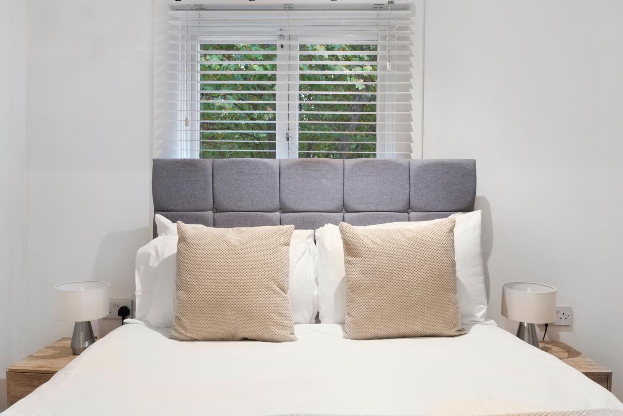 2 Bed Piccadilly Apartment 4 London Kültér fotó